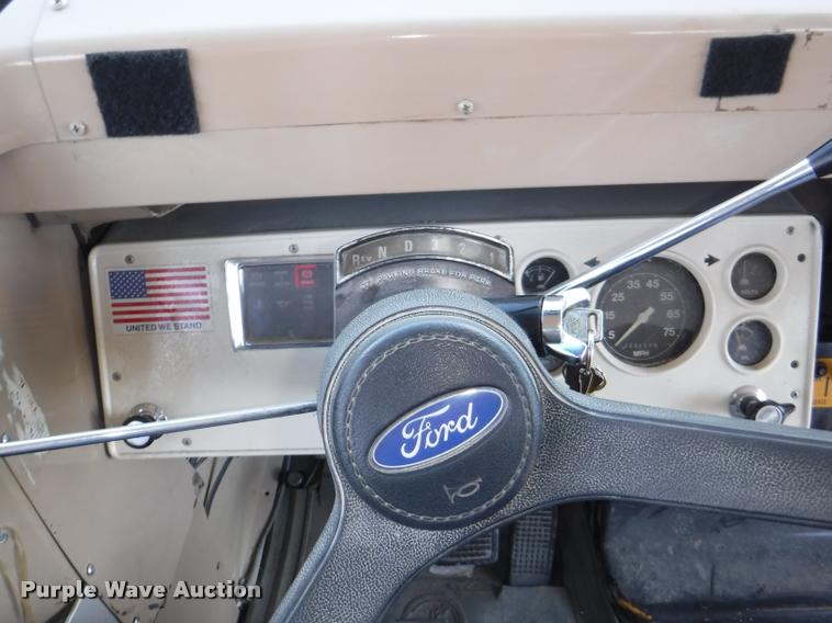 image for item DB3885 1993 Ford B700 schoolbus