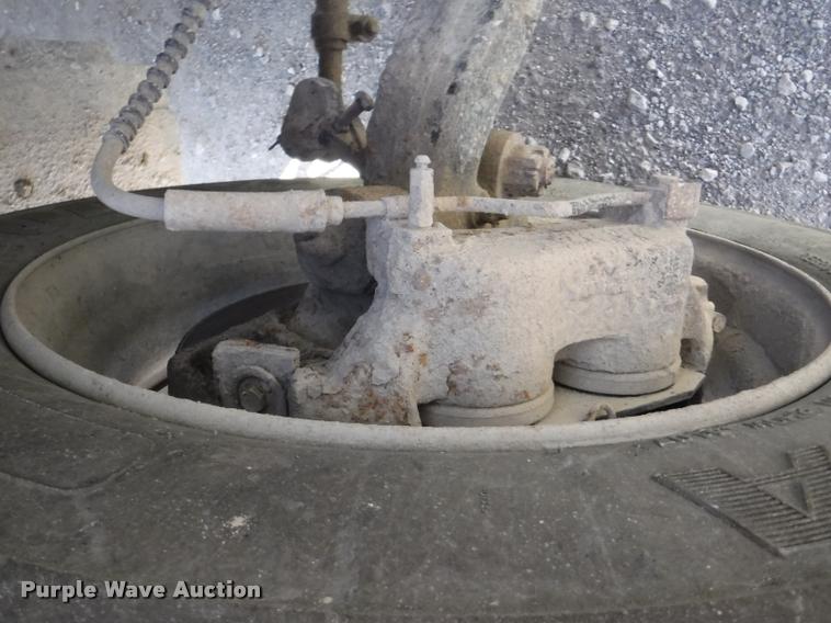 image for item DB3885 1993 Ford B700 schoolbus