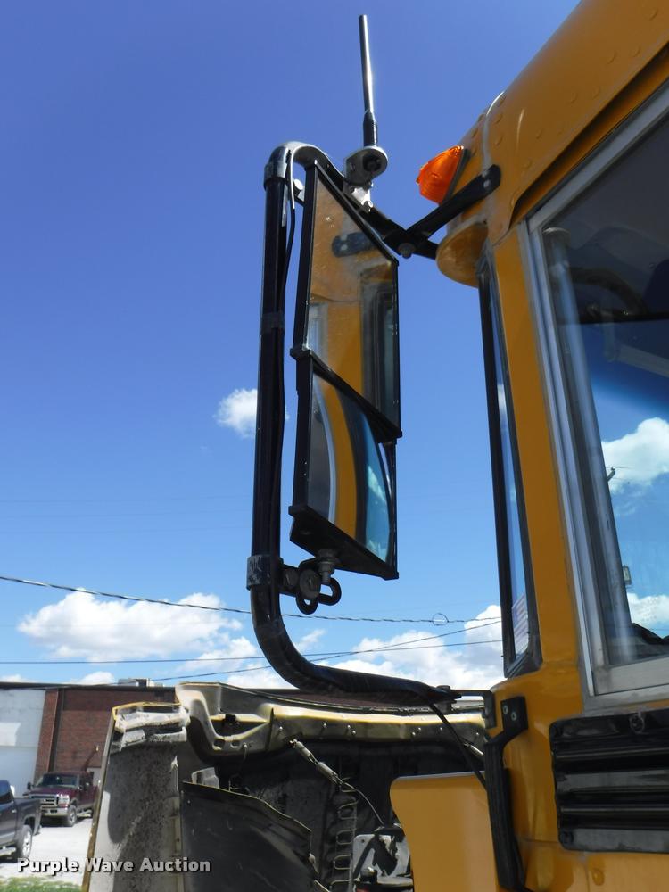 image for item DB3885 1993 Ford B700 schoolbus