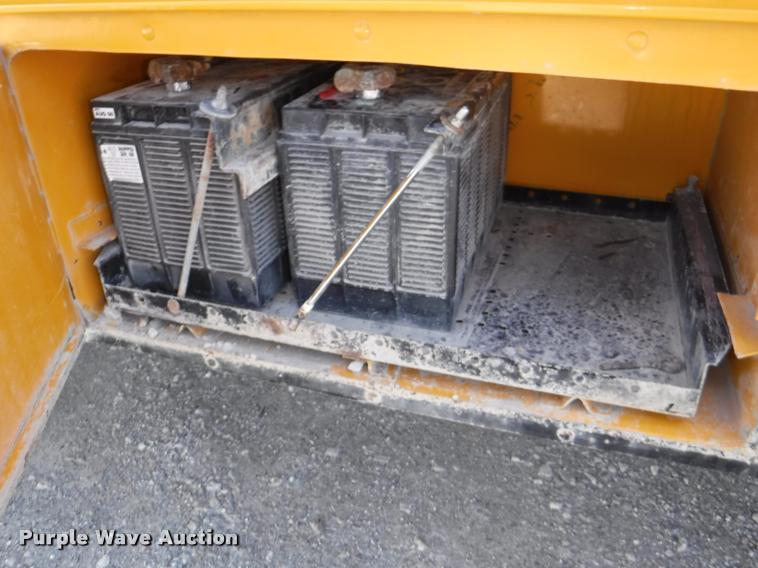 image for item DB3885 1993 Ford B700 schoolbus