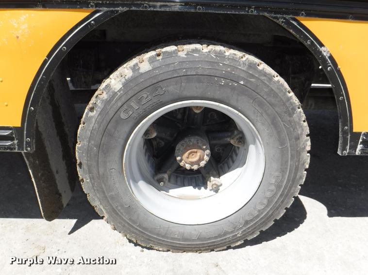 image for item DB3885 1993 Ford B700 schoolbus