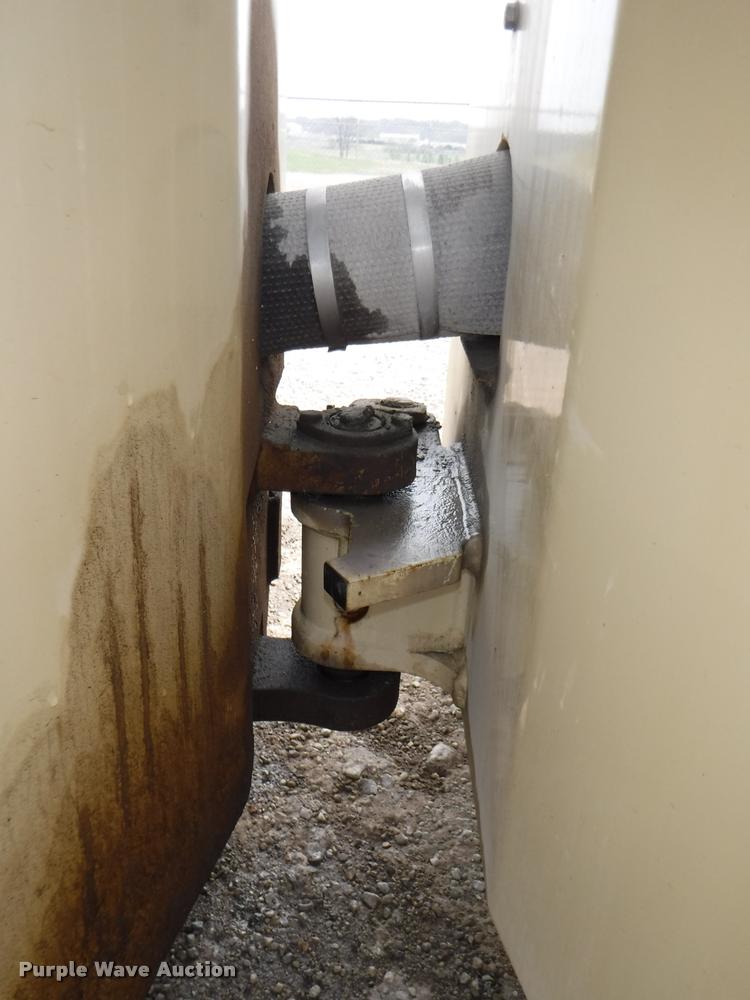 image for item DB3895 2000 Ingersoll Rand DD-24 Dura-Pac double drum roller