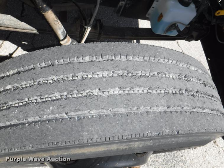 image for item DB3902 2004 International CE200 school bus