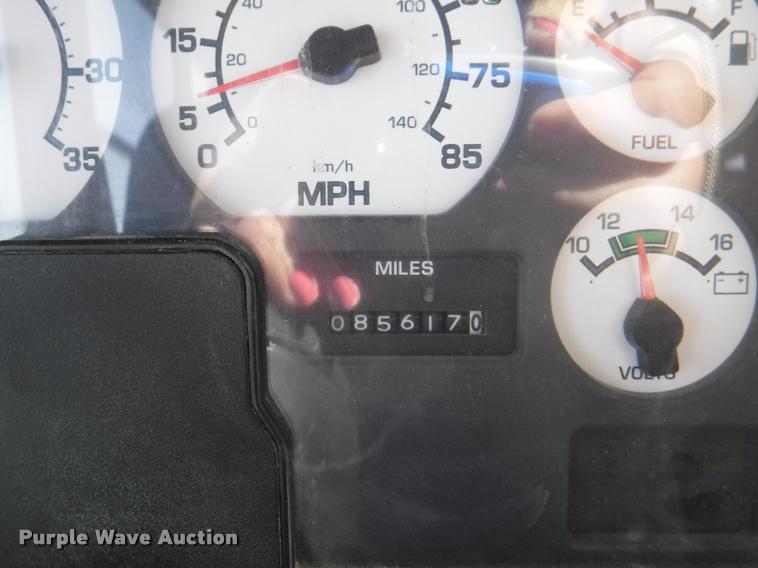 image for item DB3902 2004 International CE200 school bus