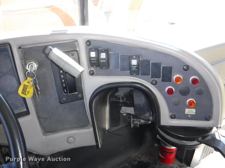 image for item DB3902 2004 International CE200 school bus