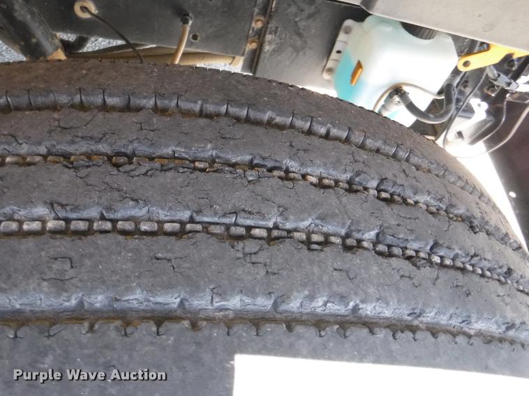 image for item DB3902 2004 International CE200 school bus