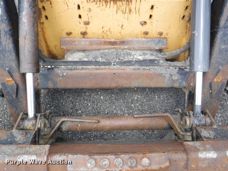 image for item DB3928 1998 New Holland LX865 skid steer