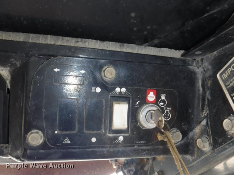 image for item DB3928 1998 New Holland LX865 skid steer