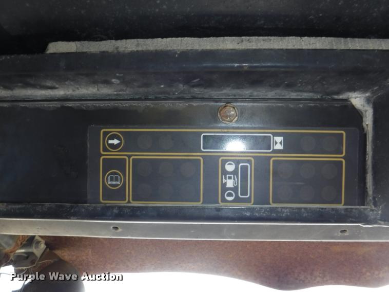 image for item DB3928 1998 New Holland LX865 skid steer