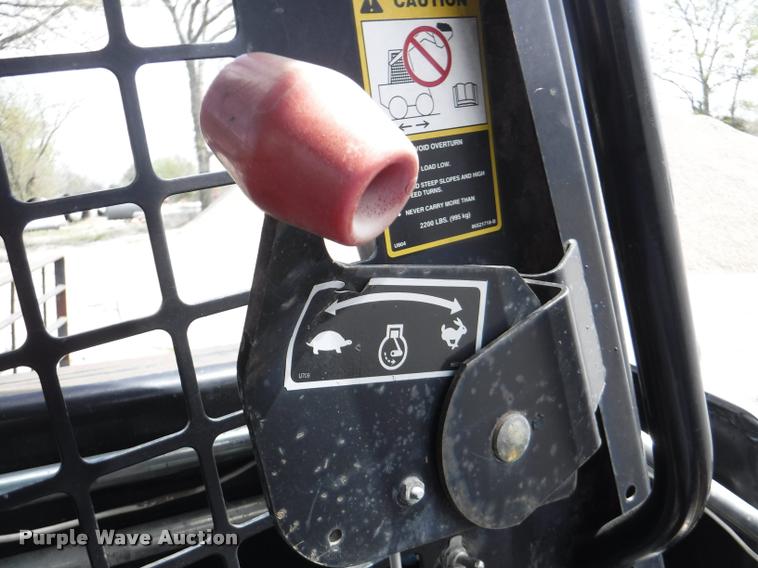 image for item DB3928 1998 New Holland LX865 skid steer