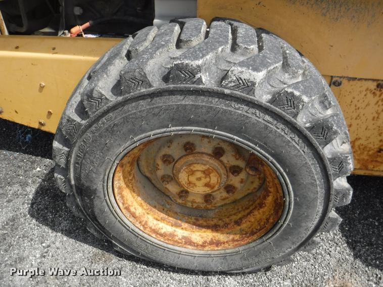 image for item DB3928 1998 New Holland LX865 skid steer