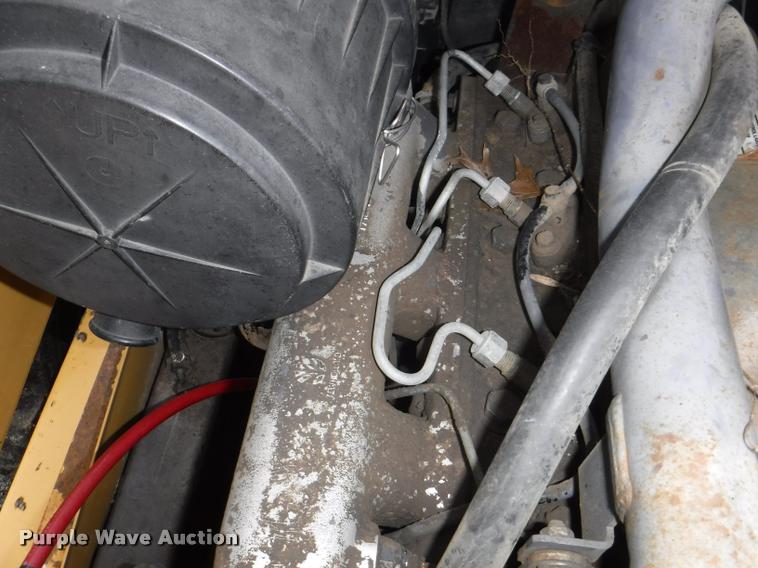 image for item DB3928 1998 New Holland LX865 skid steer