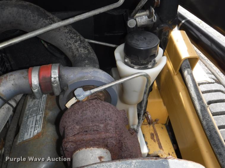 image for item DB3928 1998 New Holland LX865 skid steer