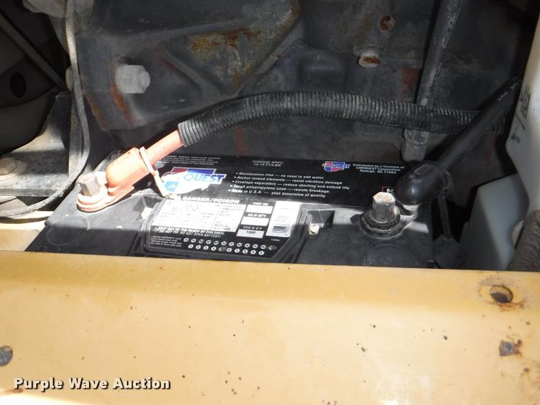 image for item DB3928 1998 New Holland LX865 skid steer