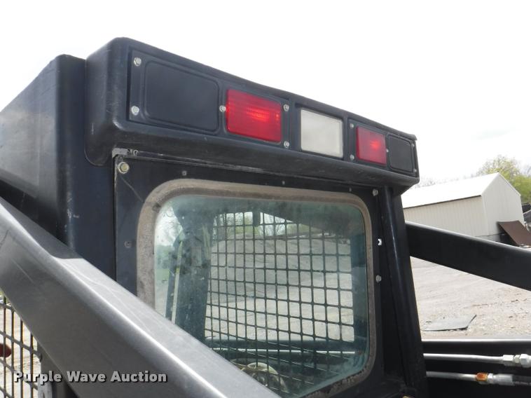 image for item DB3928 1998 New Holland LX865 skid steer