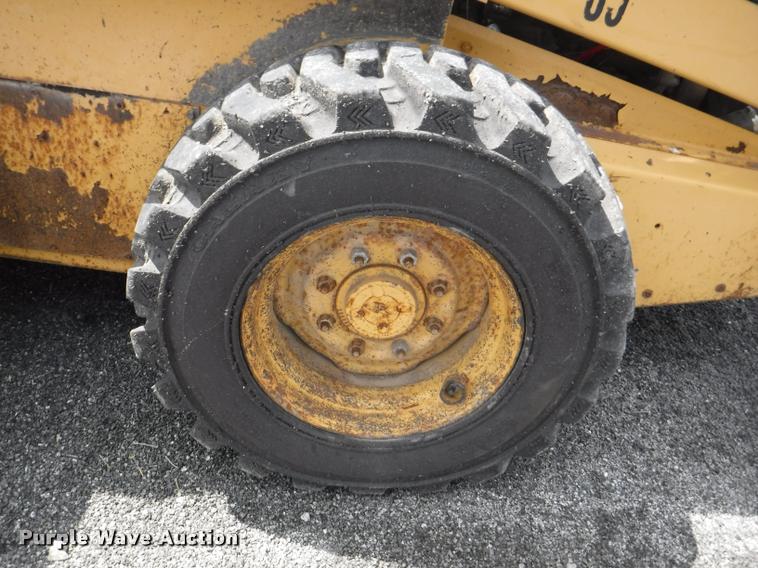 image for item DB3928 1998 New Holland LX865 skid steer