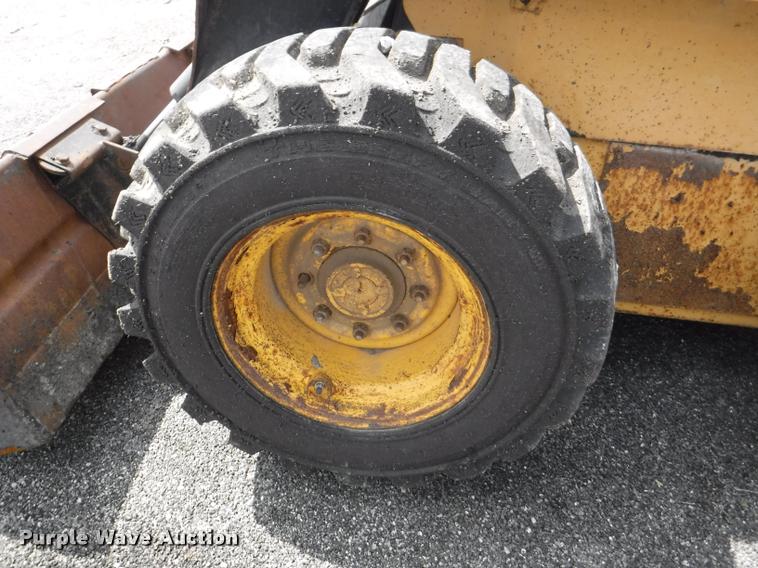 image for item DB3928 1998 New Holland LX865 skid steer