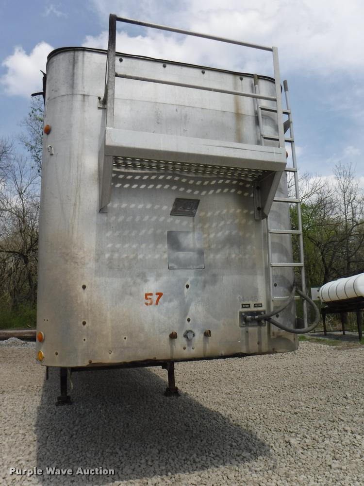 image for item DB3930 1993 East live bottom trailer