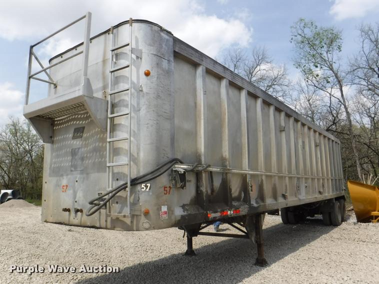 image for item DB3930 1993 East live bottom trailer