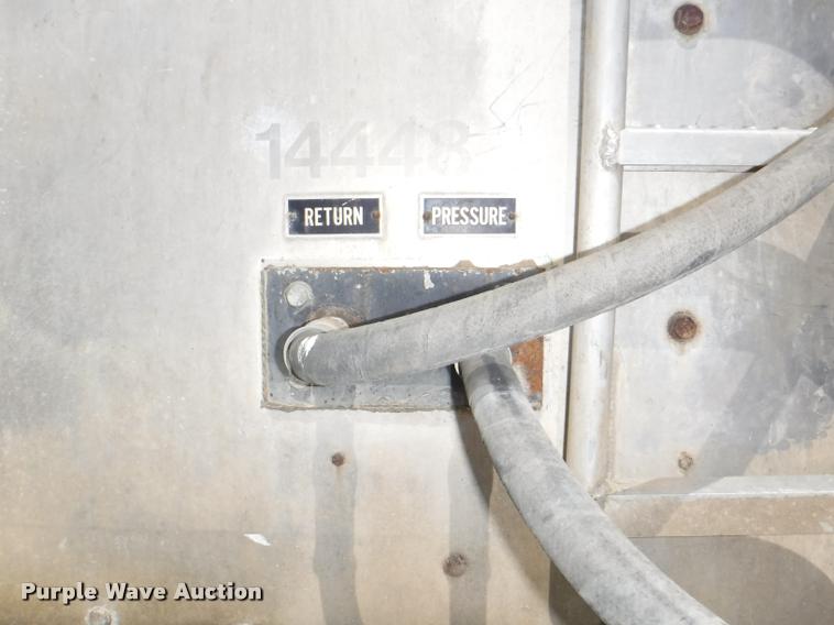 image for item DB3930 1993 East live bottom trailer