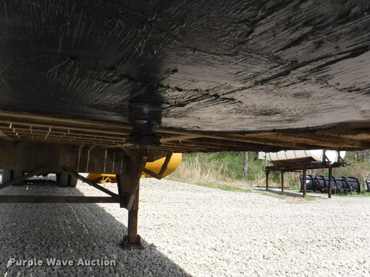 image for item DB3930 1993 East live bottom trailer