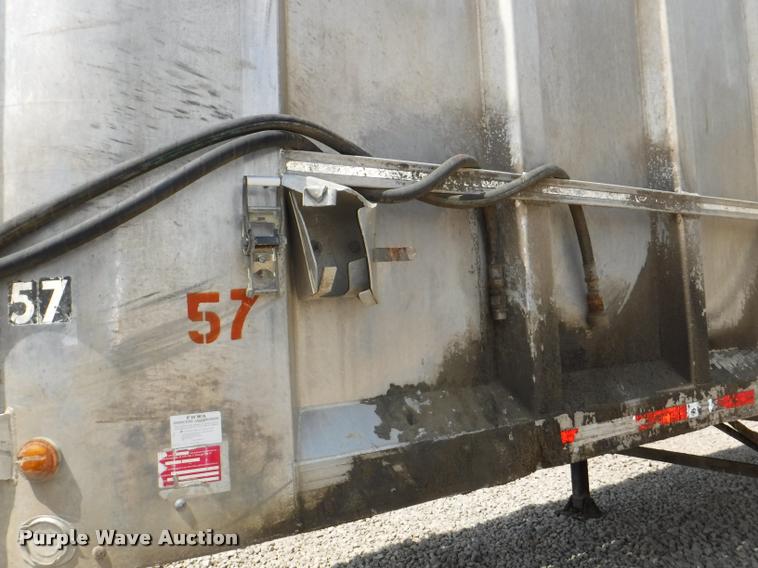 image for item DB3930 1993 East live bottom trailer