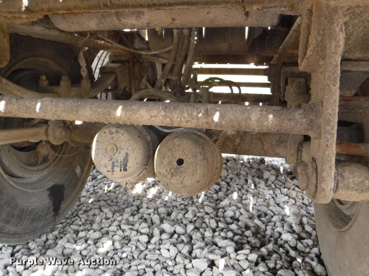 image for item DB3930 1993 East live bottom trailer