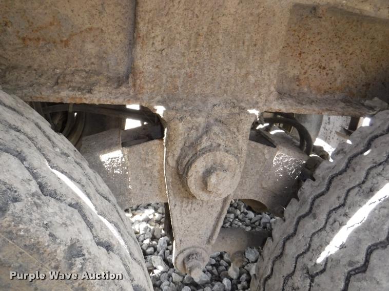 image for item DB3930 1993 East live bottom trailer