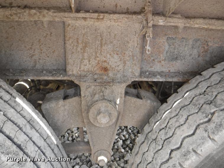 image for item DB3930 1993 East live bottom trailer