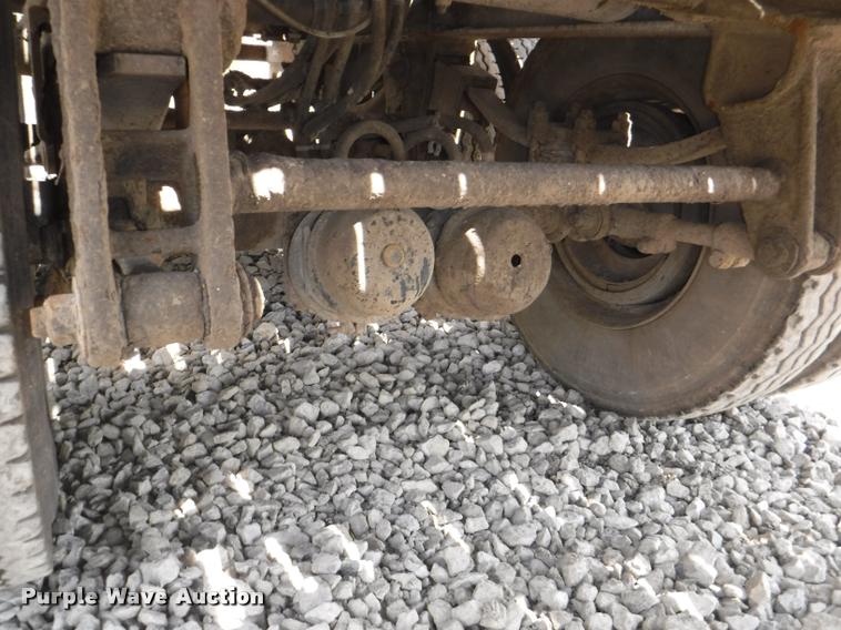 image for item DB3930 1993 East live bottom trailer