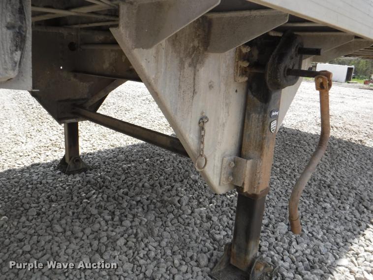 image for item DB3930 1993 East live bottom trailer