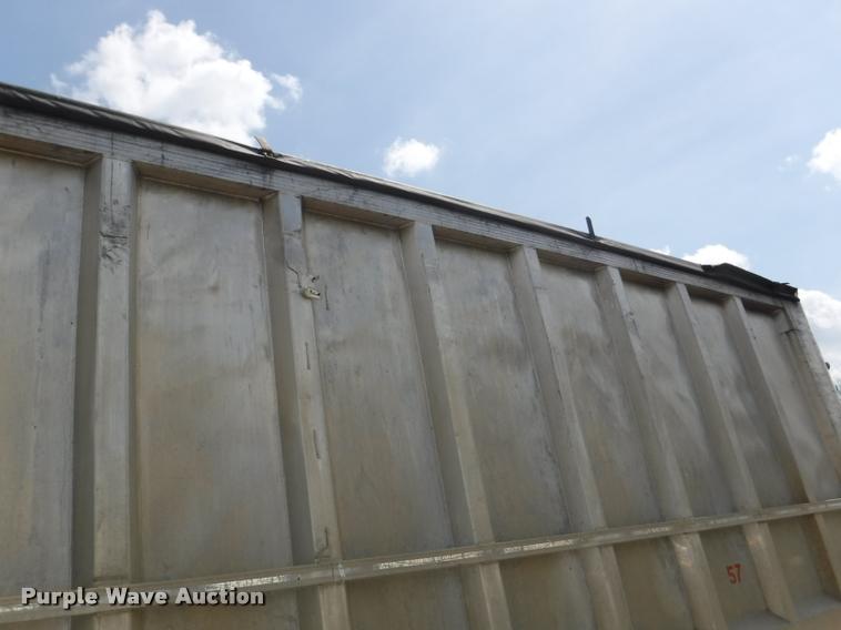 image for item DB3930 1993 East live bottom trailer