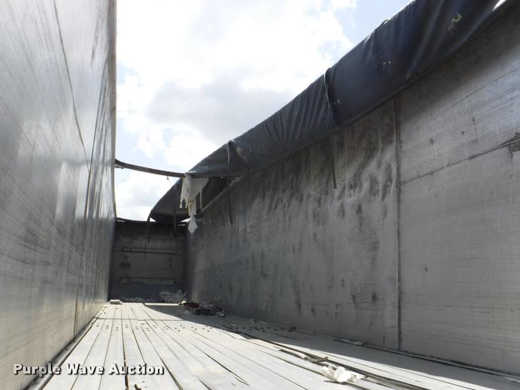 image for item DB3930 1993 East live bottom trailer