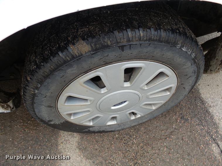 image for item DH9569 2009 Ford Crown Victoria Police Interceptor