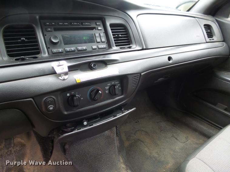 image for item DH9569 2009 Ford Crown Victoria Police Interceptor