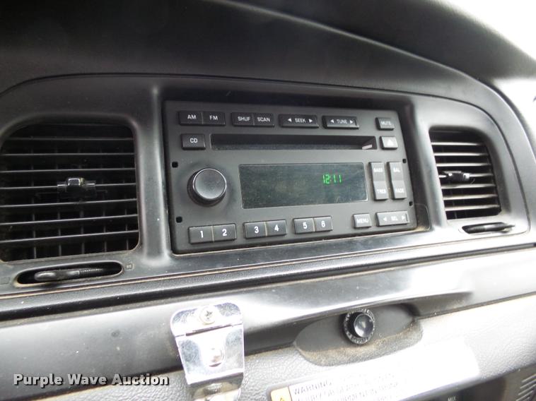 image for item DH9569 2009 Ford Crown Victoria Police Interceptor