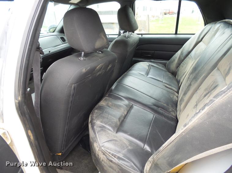 image for item DH9569 2009 Ford Crown Victoria Police Interceptor