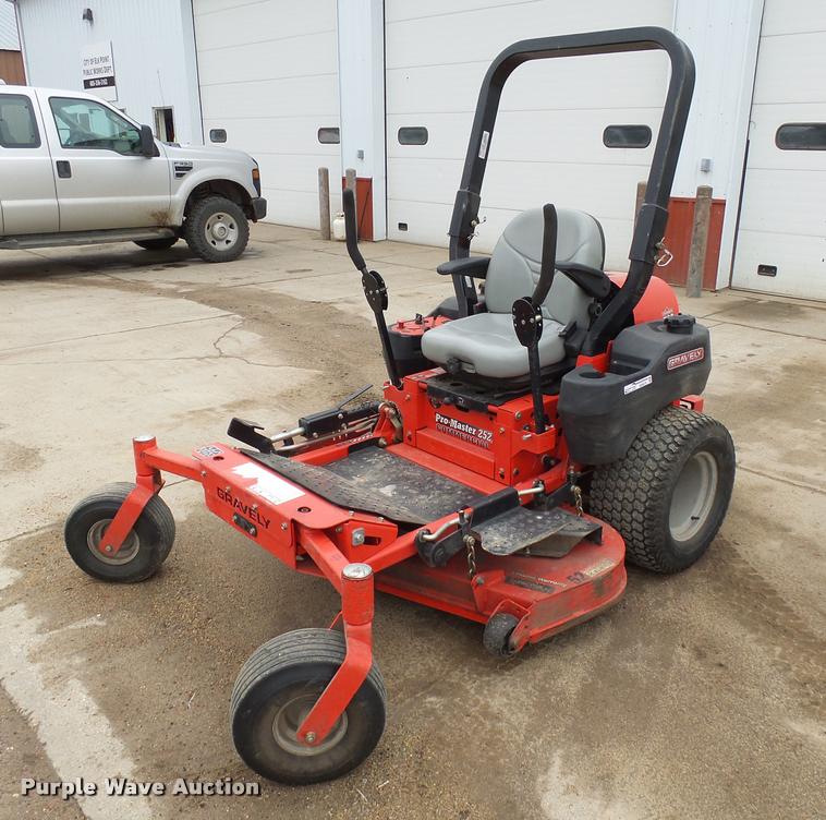 image for item DH9570 Gravely Pro Master 252 ZTR lawn mower