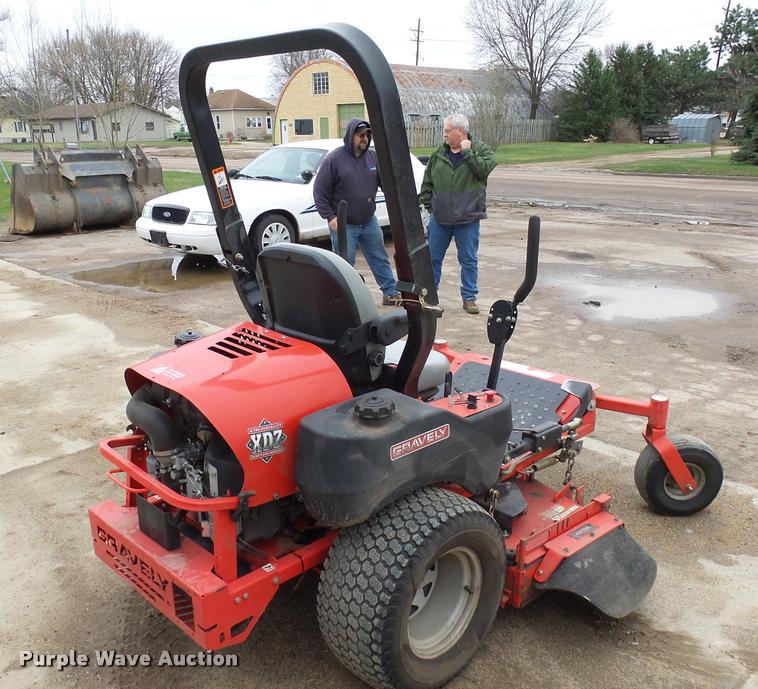 image for item DH9570 Gravely Pro Master 252 ZTR lawn mower