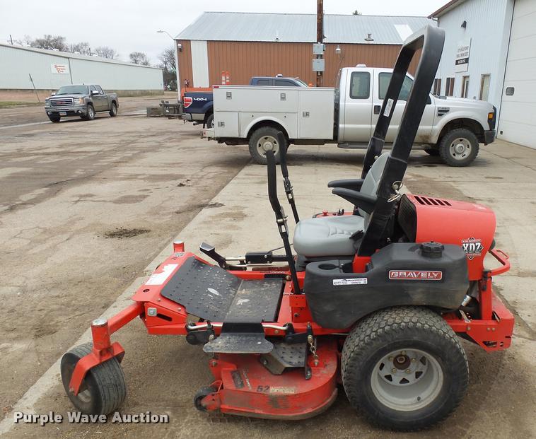 image for item DH9570 Gravely Pro Master 252 ZTR lawn mower