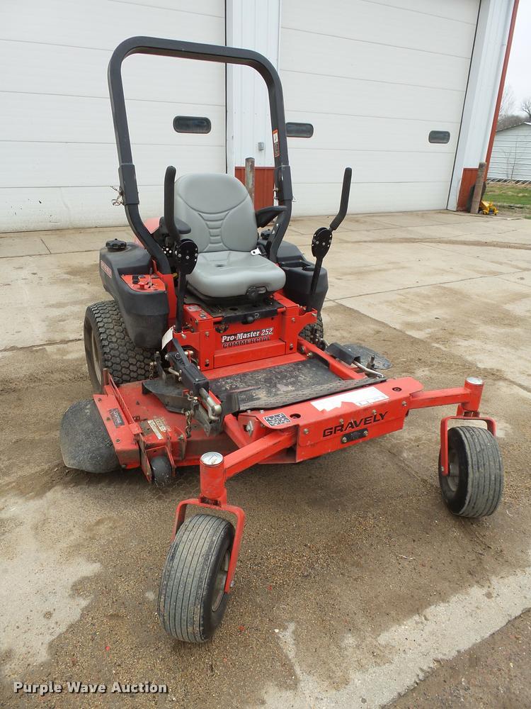image for item DH9570 Gravely Pro Master 252 ZTR lawn mower