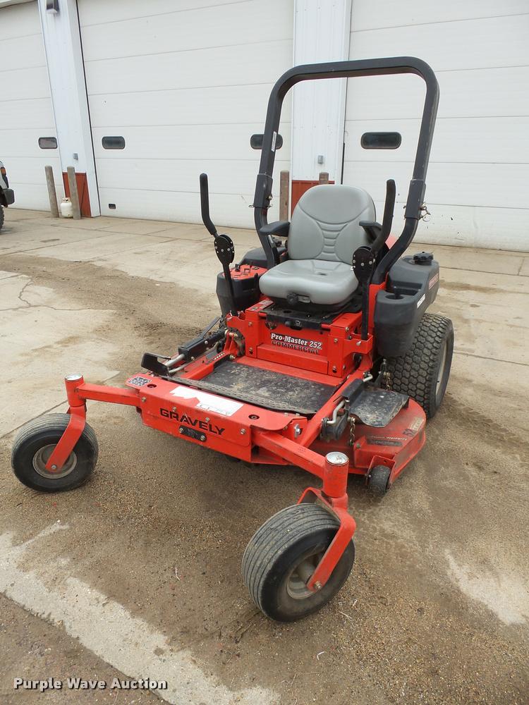 image for item DH9570 Gravely Pro Master 252 ZTR lawn mower
