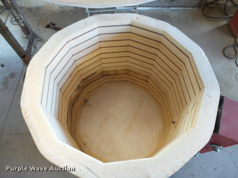 image for item DI9707 Skutt kiln