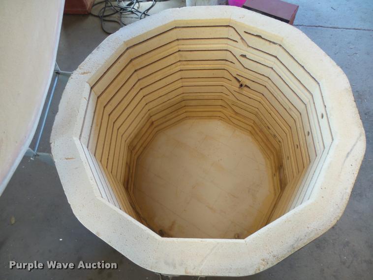 image for item DI9707 Skutt kiln