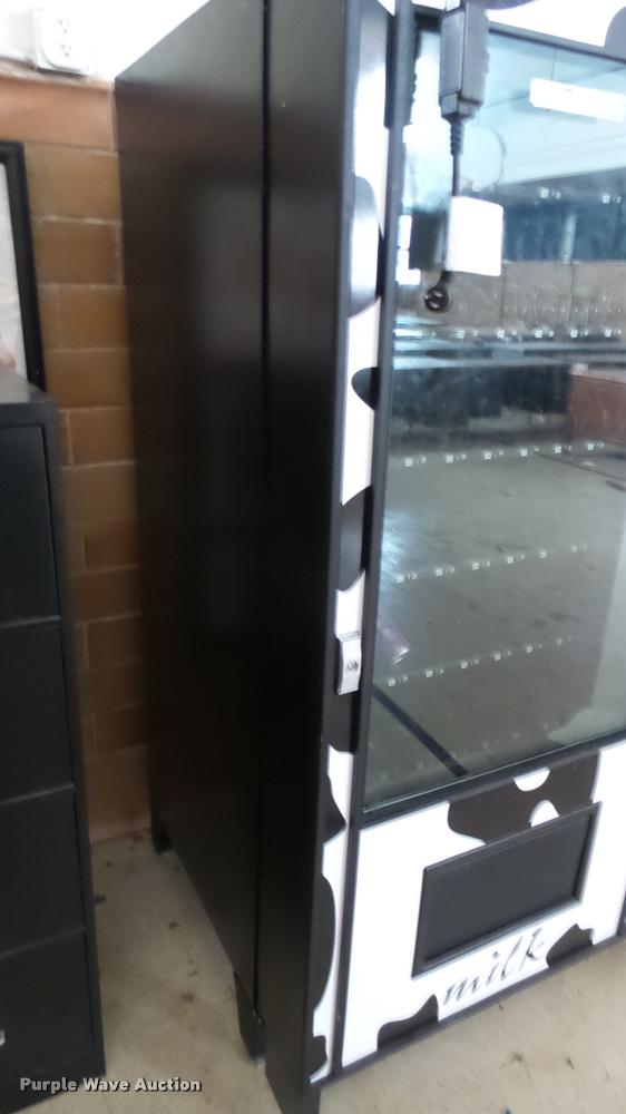 image for item DM9039 Milk vending machine