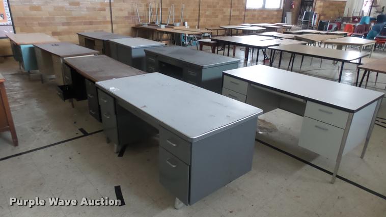 image for item DM9050 (8) metal desks