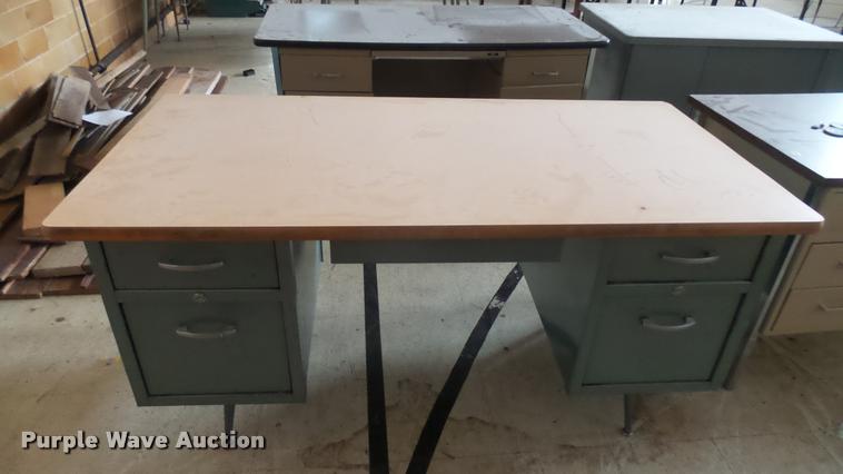 image for item DM9050 (8) metal desks