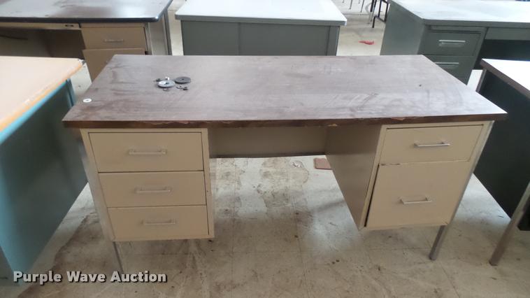 image for item DM9050 (8) metal desks
