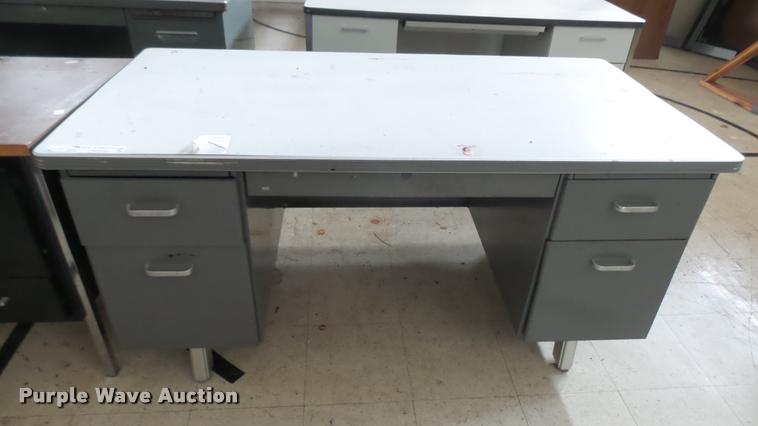 image for item DM9050 (8) metal desks