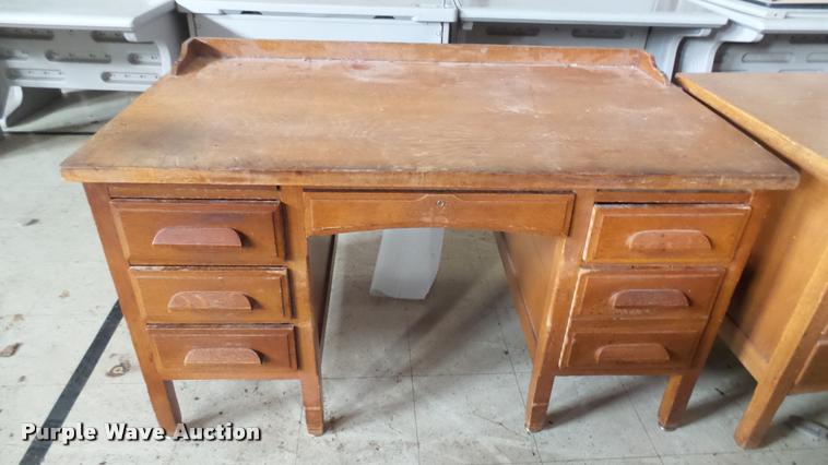 image for item DM9052 (6) wood desks